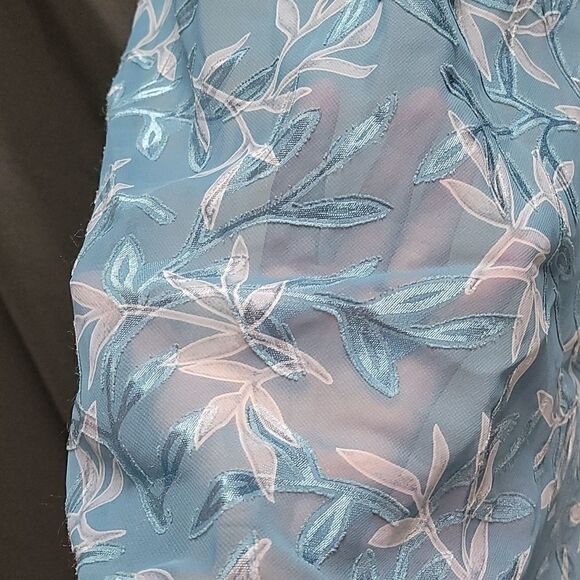 JONES NEW YORK SHEER BLUE FLORAL NEGLIGEE - Picture 6 of 9